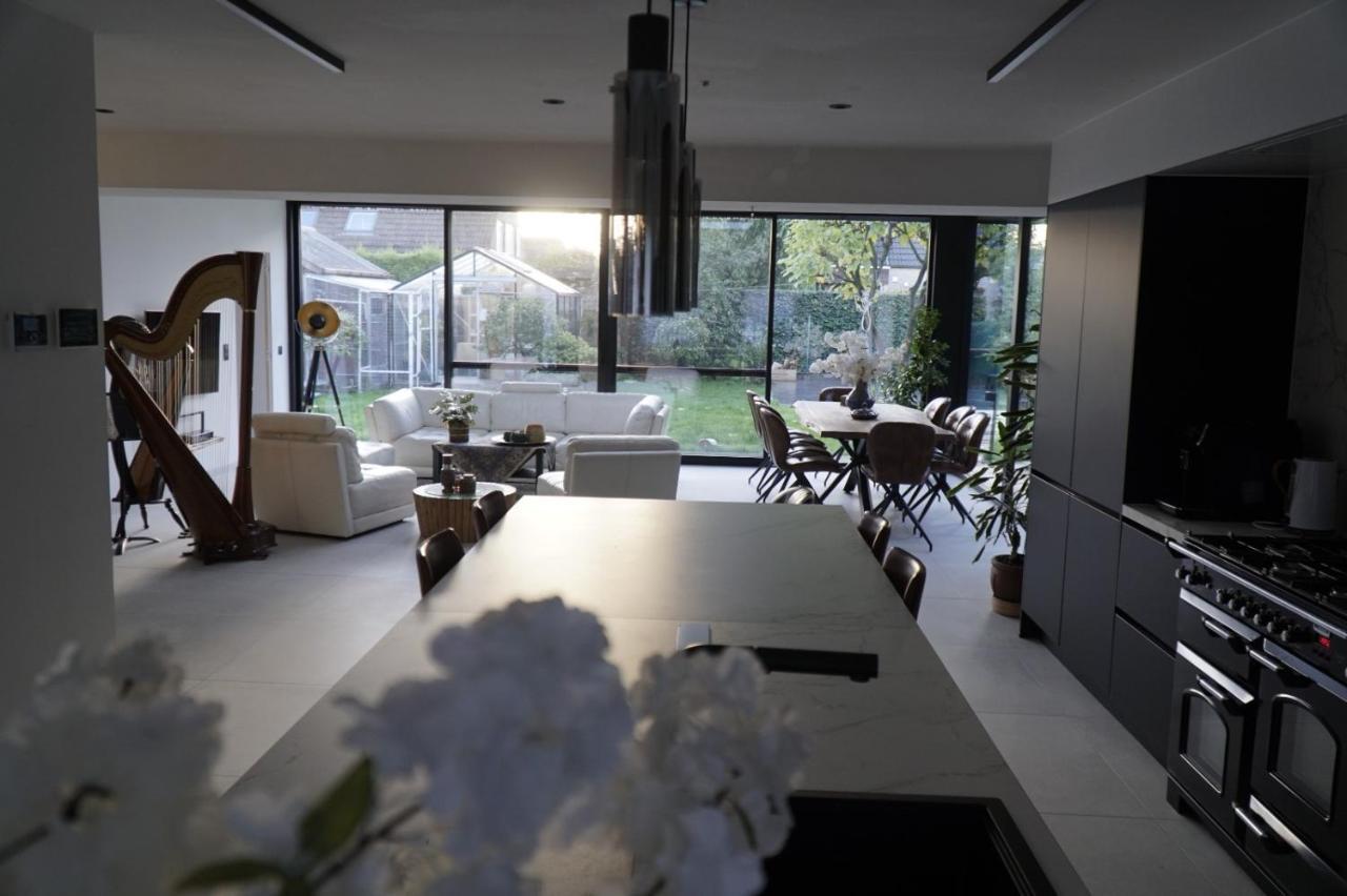Prive Kamer Met Eigen Douche En Lavabo