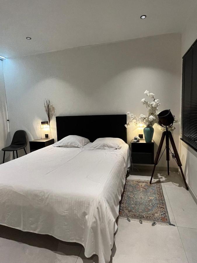 Prive Kamer Met Eigen Douche En Lavabo Alloggio in famiglia *